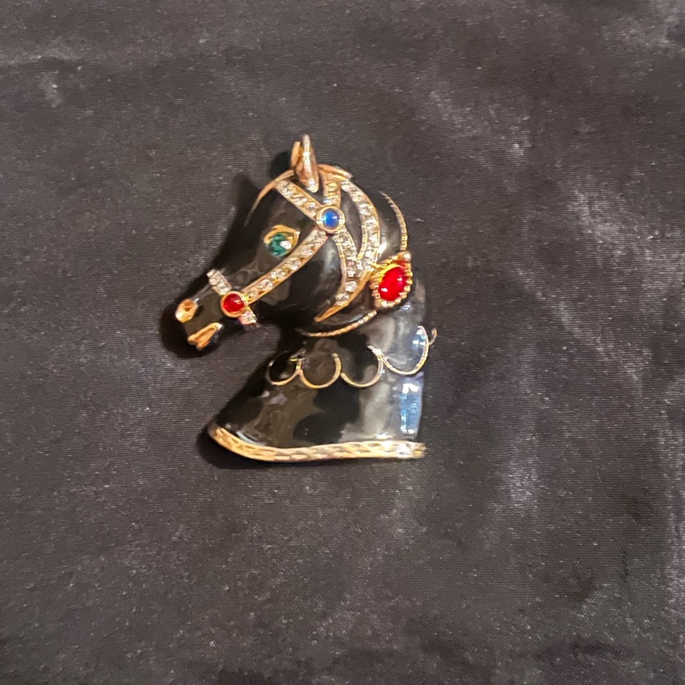 Brooch